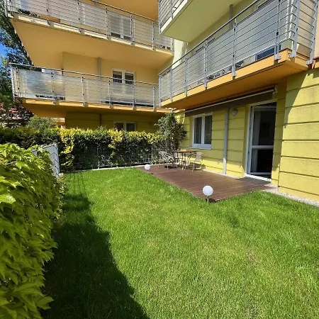 Z Garazem I Ogrodem *