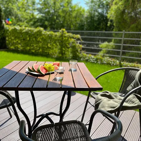 Z Garazem I Ogrodem Lägenhet *