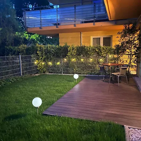 Z Garazem I Ogrodem *