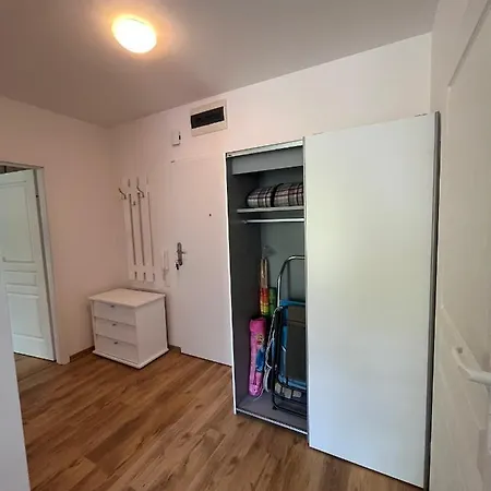 Lägenhet Z Garazem I Ogrodem