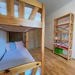 Apartment Z Garazem I Ogrodem *