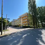 Apartment Z Garazem I Ogrodem