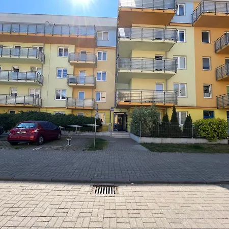 Apartment Z Garazem I Ogrodem